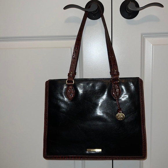 Authentic Brahmin handbag in excellent preowned condition. - Picture 5 of 7